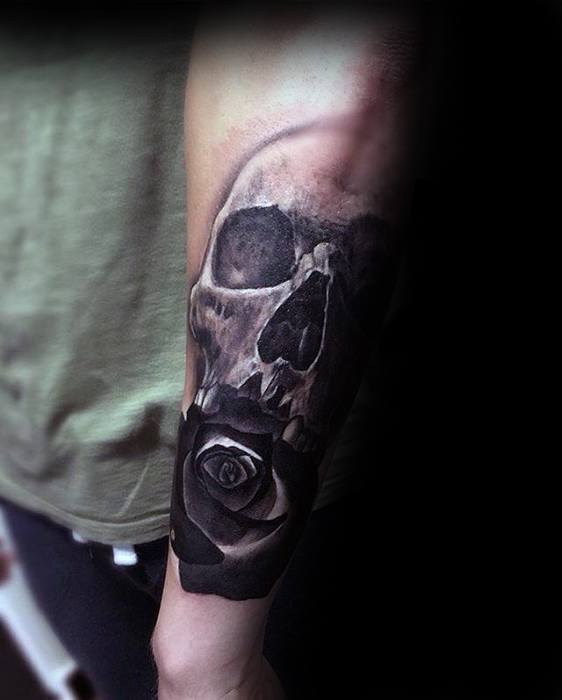 tatuaje increible antebrazo para hombre 25