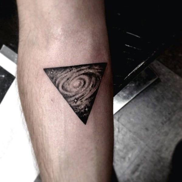 tatuaje increible antebrazo para hombre 28