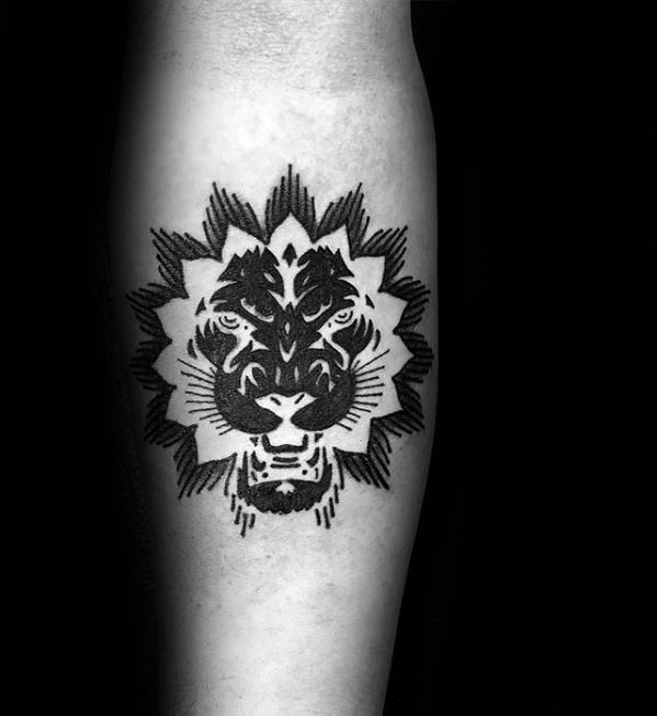 tatuaje increible antebrazo para hombre 37