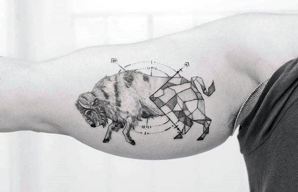 tatuaje increible brazo para hombre 08