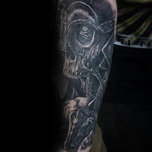 tatuaje increible calavera para hombre 37