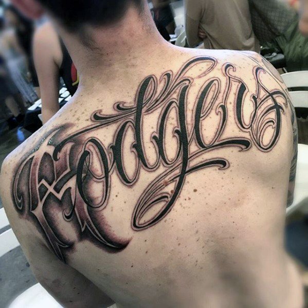 tatuaje increible espalda para hombre 03