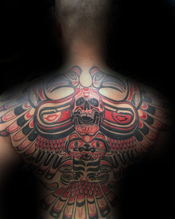tatuaje increible espalda para hombre 04