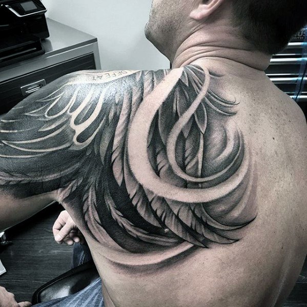 tatuaje increible espalda para hombre 05