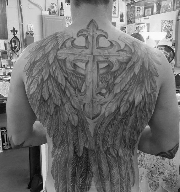 tatuaje increible espalda para hombre 06