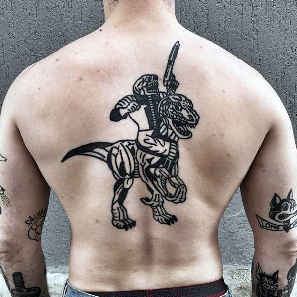 tatuaje increible espalda para hombre 16