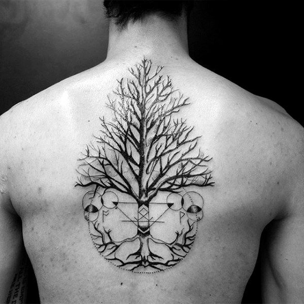 tatuaje increible espalda para hombre 17