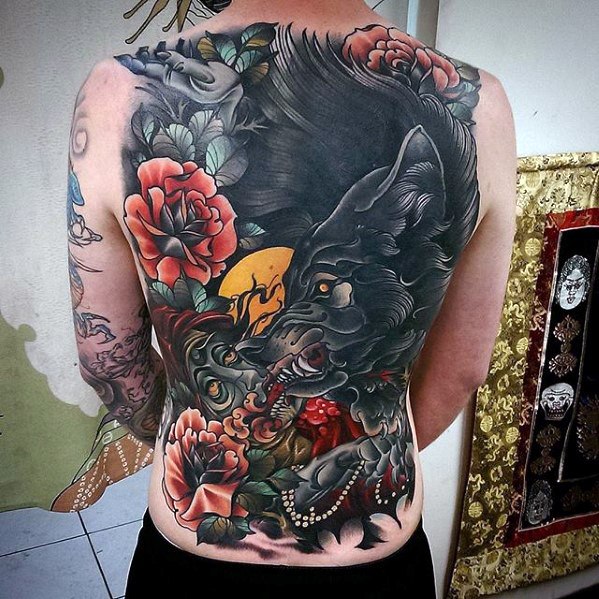 tatuaje increible espalda para hombre 23