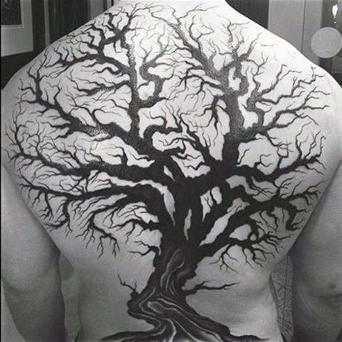 tatuaje increible espalda para hombre 30