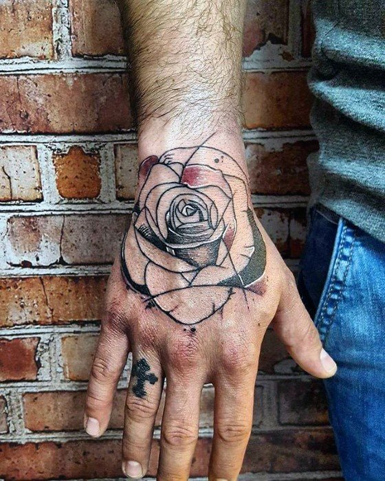 tatuaje increible mano para hombre 08
