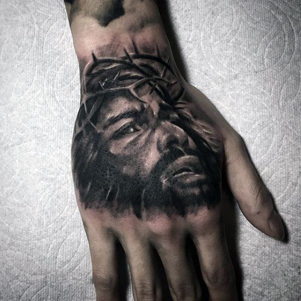 tatuaje increible mano para hombre 09