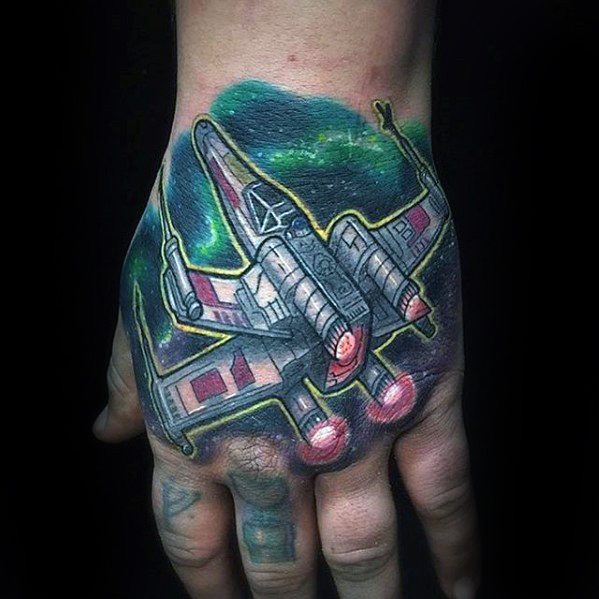 tatuaje increible mano para hombre 14