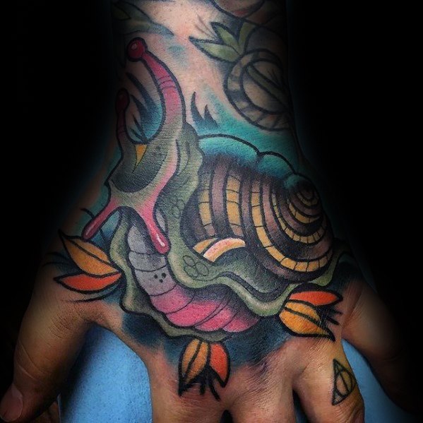 tatuaje increible mano para hombre 19