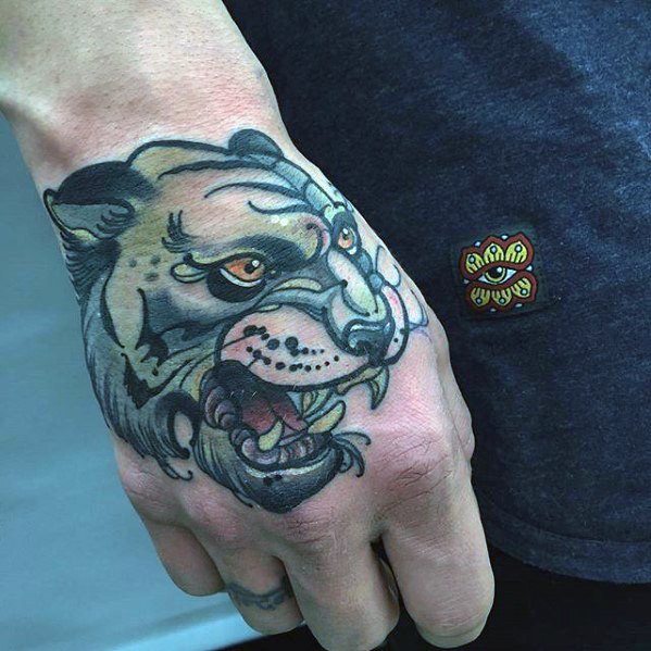tatuaje increible mano para hombre 27