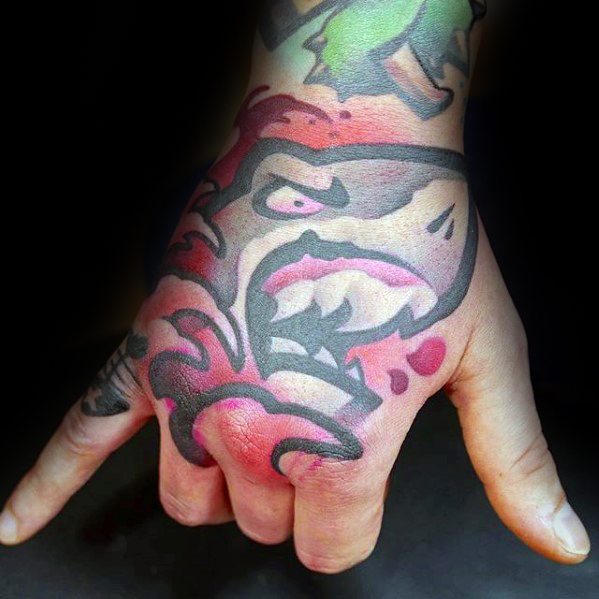 tatuaje increible mano para hombre 31