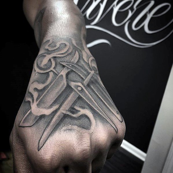 tatuaje increible mano para hombre 36