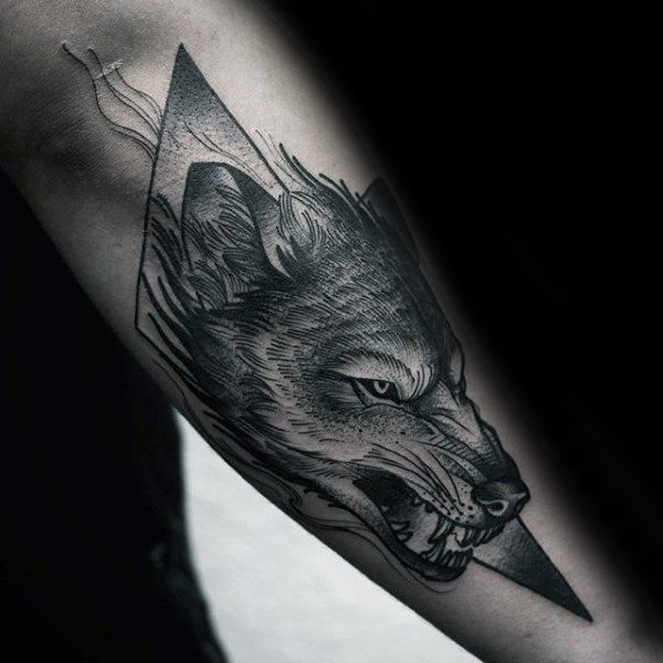 tatuaje lobo antebrazo para hombre 31