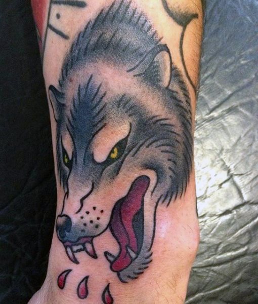 tatuaje lobo para hombre 45