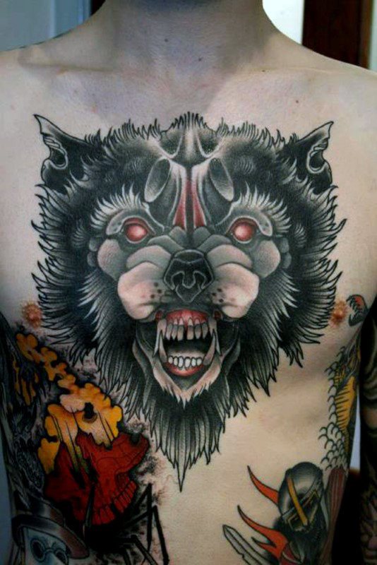 tatuaje lobo pecho para hombre 43