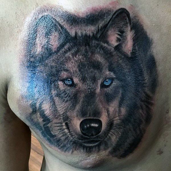 tatuaje lobo pecho para hombre 51