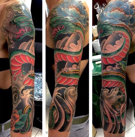 tatuaje serpiente para hombre 17