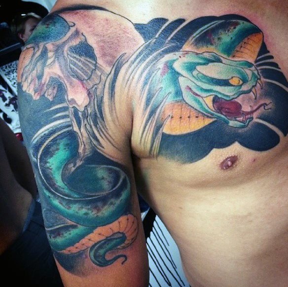 tatuaje serpiente para hombre 23