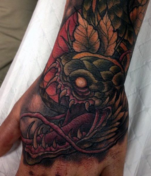 tatuaje serpiente para hombre 28