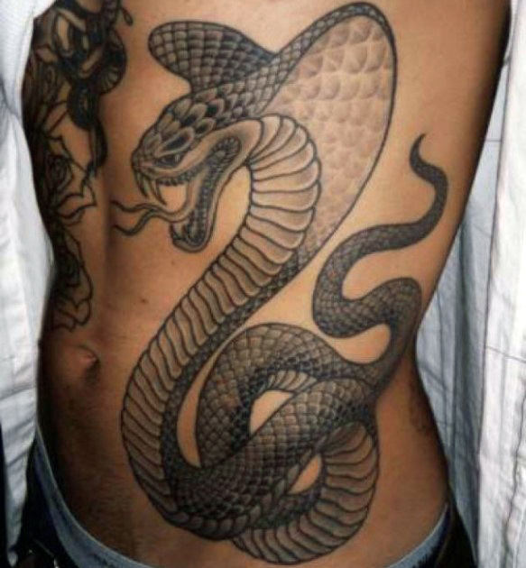 tatuaje serpiente para hombre 33