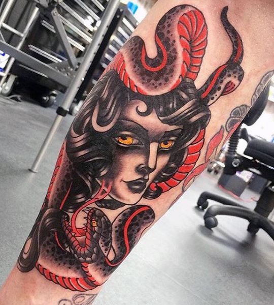 tatuaje serpiente para hombre 35