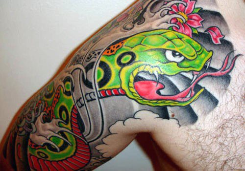 tatuaje serpiente para hombre 54