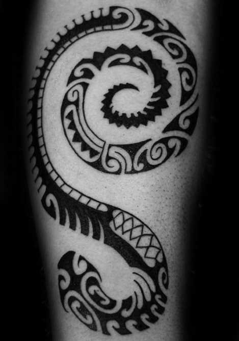 tatuaje serpiente tribal para hombre 07