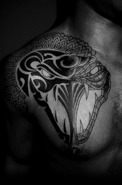 tatuaje serpiente tribal para hombre 08