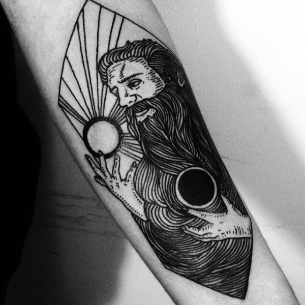 tatuaje sol para hombre 10