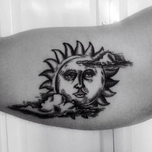 tatuaje sol para hombre 33