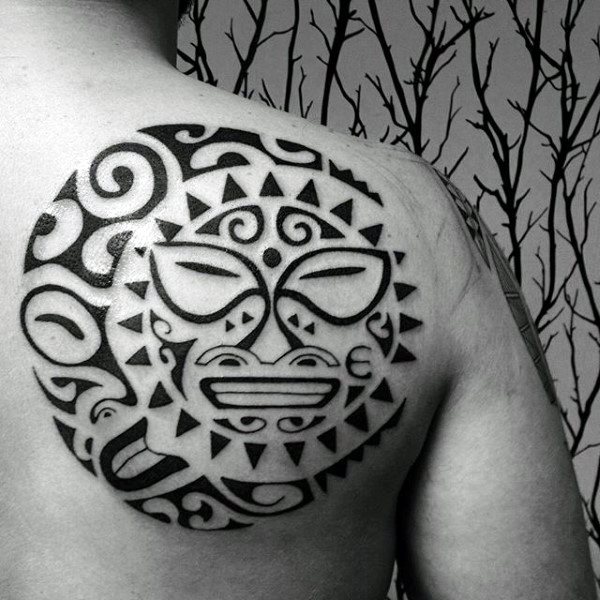 tatuaje sol para hombre 35