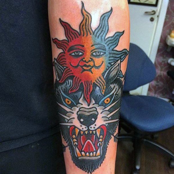 tatuaje sol para hombre 39
