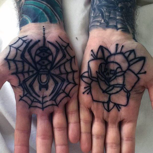 tatuaje telarana para hombre 58