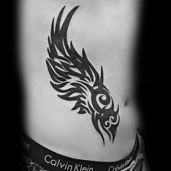 tatuaje tribal costillas para hombre 13
