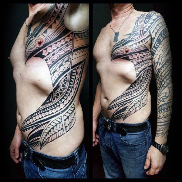 tatuaje tribal costillas para hombre 23
