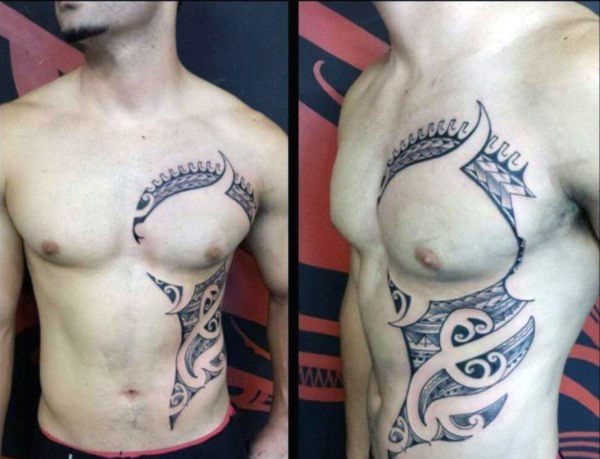 tatuaje tribal costillas para hombre 24