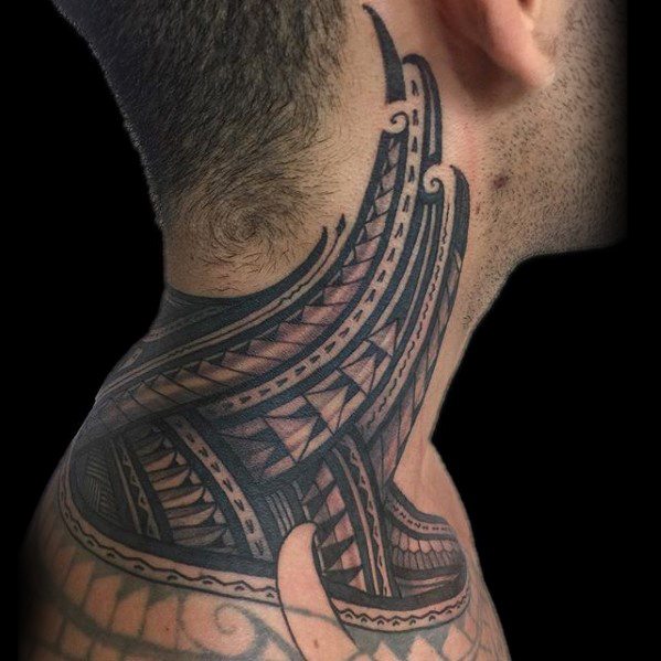 tatuaje tribal cuello para hombre 11