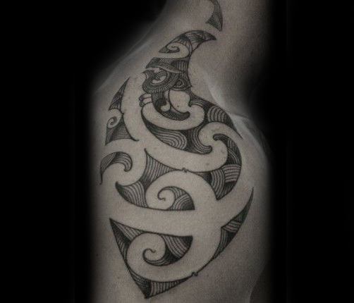 tatuaje tribal cuello para hombre 15