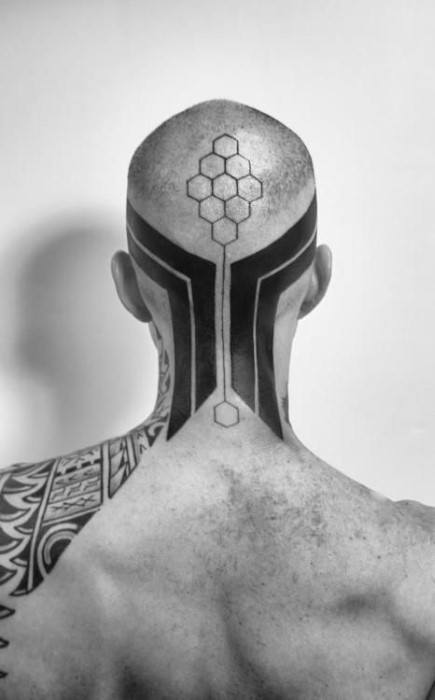 tatuaje tribal cuello para hombre 17