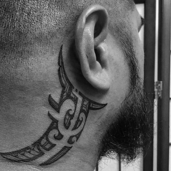tatuaje tribal cuello para hombre 22