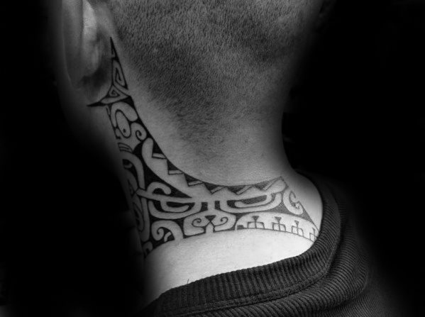 tatuaje tribal cuello para hombre 29