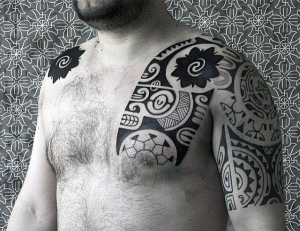 tatuaje tribal hombro para hombre 26