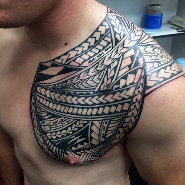 tatuaje tribal hombro para hombre 27
