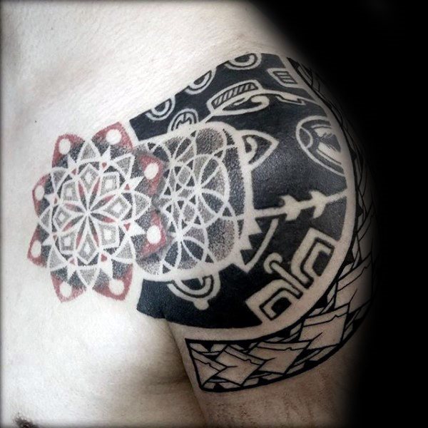 tatuaje tribal hombro para hombre 31