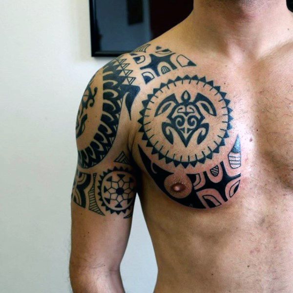 tatuaje tribal hombro para hombre 32