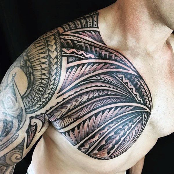 tatuaje tribal hombro para hombre 38